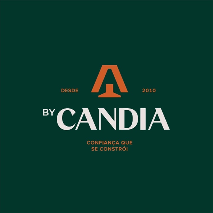 Logotipo da By Candia, em cobre sobre fundo verde